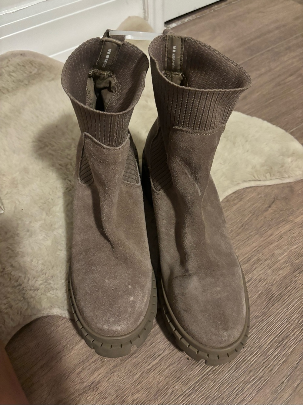 Steve Madden Taupe Ribbed Suede Ankle Boots